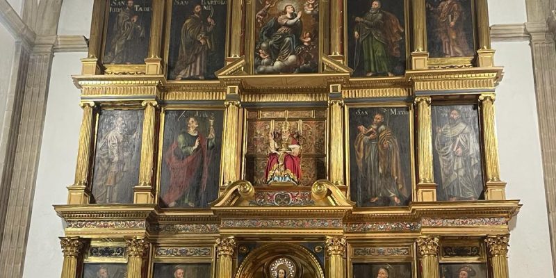 retablo mayor del templo parroquial de San Pedro Apóstol de Montijo
