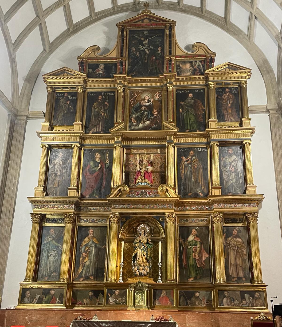retablo mayor del templo parroquial de San Pedro Apóstol de Montijo